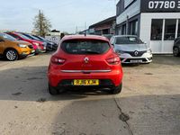 Used Renault Clio IV Dynamique 90 HP (66 kW) 2016 Red Hatchback