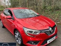 Used Renault Mégane IV Dynamique 131 HP (96 kW) 2017 Red Hatchback