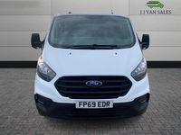 Used Ford Transit Custom 105 HP (77 kW) 2019 White Van