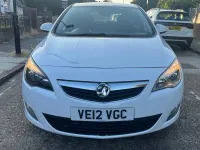 Used Vauxhall Astra 115 HP (84 kW) 2012 White Hatchback