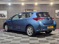 Used Toyota Auris Business Edition 112 HP (82 kW) 2016 Blue Hatchback