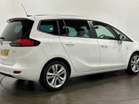 Used Vauxhall Zafira Tourer SRi 140 HP (102 kW) 2017 White MPV