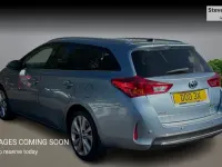 Used Toyota Auris Hybrid 136 HP (100 kW) 2013 Blue Estate