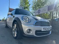 Usado Mini Cooper Hatch 122 CV (89 kW) 2012 Plateado Utilitario