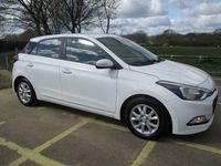 Used Hyundai i20 SE 84 HP (61 kW) 2016 White Hatchback