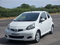 Used Toyota Aygo 67 HP (49 kW) 2011 White Hatchback