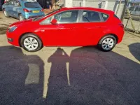 Gebraucht Vauxhall Astra Design Edition 2015 Rot Kleinwagen