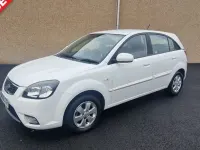 Used Kia Rio 108 HP (79 kW) 2010 White Hatchback