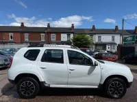 Used Dacia Duster Prestige 125 HP (91 kW) 2016 White SUV