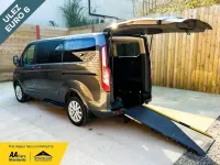 Usado Ford Tourneo Titanium 130 CV (95 kW) 2020 Gris Monovolumen