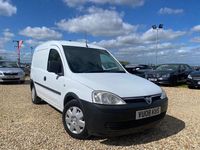 Usado Vauxhall Combo 75 HP (55 kW) 2008 Branco Monovolume