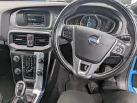 Gebraucht Volvo V40 R-Design 115 PS (84 kW) 2014 Blau Kleinwagen