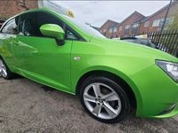 Usado Seat Ibiza Sport 85 CV (62 kW) 2014 Verde Utilitario
