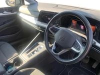 Second-hand VW Golf VIII Active 110 CP (80 kW) 2023 Gri Break