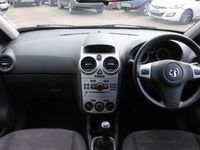 Second-hand Vauxhall Corsa 2013 Argintiu Hatchback