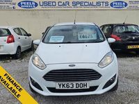 used Ford Fiesta 1.0 TITANIUM * 5 DOOR * 99 BHP * WHITE * FIRST / FAMILY CAR