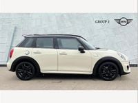 Used Mini Cooper S Sport 192 HP (141 kW) 2018 White Hatchback