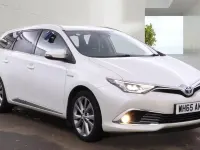 Used Toyota Auris Hybrid 2016 White Estate