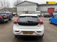 Used Volvo V40 R-Design 122 HP (89 kW) 2016 White Hatchback