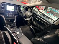 Used Renault Mégane GrandTour Dynamique 110 HP (80 kW) 2017 White Estate