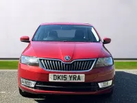 Usado Skoda Rapid Elegance 105 HP (77 kW) 2015 Vermelho Citadino