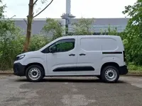 Usado Vauxhall Combo 100 HP (73 kW) 2024 Branco Monovolume