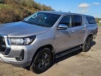 Usado Toyota HiLux 150 HP (110 kW) 2022 Prateado Pickup