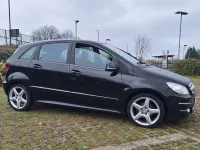 Used Mercedes B180 2011 Black Hatchback
