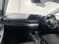 Käytetty Hyundai i20 Advanced 90 HP (66 kW) 2024 Valkoinen Viistoperä