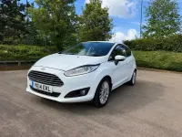 Używany Ford Fiesta Titanium 95 KM (69 kW) 2014 Biały Hatchback
