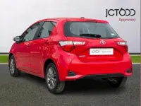 Used Toyota Yaris 69 HP (50 kW) 2018 Red Hatchback