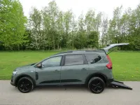Used Dacia Jogger Extreme 2025 Green MPV
