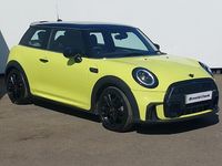 Used Mini Cooper Premium 136 HP (100 kW) 2023 Yellow Hatchback