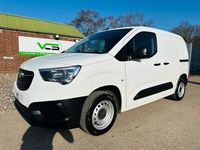 Used Vauxhall Combo Edition 100 HP (73 kW) 2019 White MPV