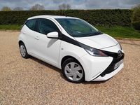 Used Toyota Aygo X-play 69 HP (50 kW) 2015 White Hatchback