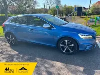 Used Volvo V40 R-Design 122 HP (89 kW) 2016 Blue Hatchback
