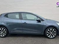 Used Renault Clio Iconic 90 HP (66 kW) 2022 Grey Hatchback