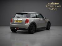 Używany Mini Cooper Hatch 2016 Srebrny Hatchback