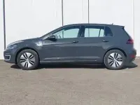 Begagnad VW e-Golf 99 kW (135 HK) 2019 Grå Halvkombi