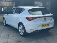 Ny Seat Leon FR 200 HK (147 kW) 2025 Vit Halvkombi