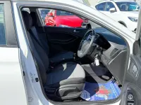 Used Hyundai i20 SE 84 HP (61 kW) 2018 White Hatchback