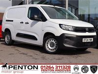 Used Vauxhall Combo S 100 HP (73 kW) 2024 White MPV