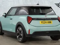 Used Mini Cooper Hatch 154 HP (113 kW) 2024 Green Hatchback