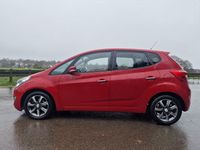 Used Hyundai ix20 Premium 125 HP (91 kW) 2018 Red Hatchback