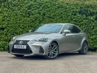 Usado Lexus IS300h Sport Line 223 CV (164 kW) 2018 Plateado Berlina