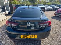 Second-hand Vauxhall Insignia SRi 165 CP (121 kW) 2017 Verde Hatchback