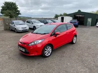 Used Ford Fiesta 60 HP (44 kW) 2012 Red Hatchback