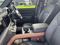 Używany Land Rover Defender 404 KM (297 kW) 2024 Szary SUV