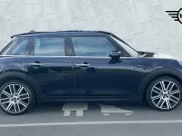 Używany Mini Cooper Exclusive 134 KM (98 kW) 2023 Czarny Hatchback