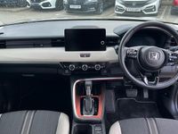 Used Honda HR-V Advance 131 HP (96 kW) 2024 Two tone solid/metallic  sand khaki with crystal SUV